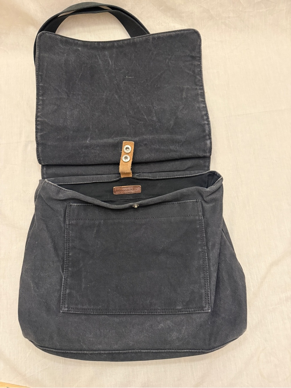 Banana Republic Black Canvas Messenger Bag with Brown Accents - Picture 3 of 8